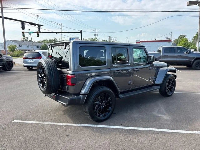 Used 2025 Gray Jeep Sahara 4xe image 28