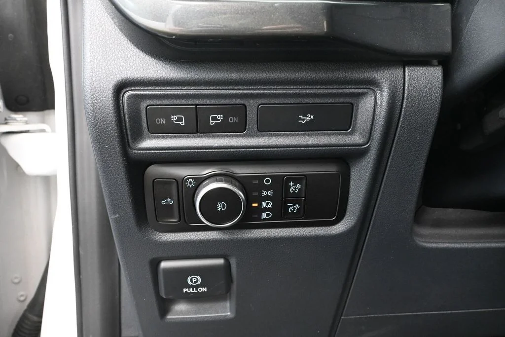 Used 2023 White Ford XLT image 33