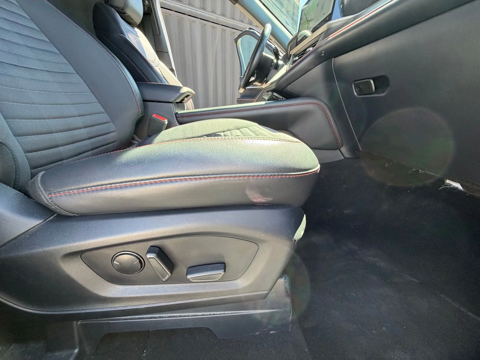 Used 2025 Gray Ford ST-Line image 18