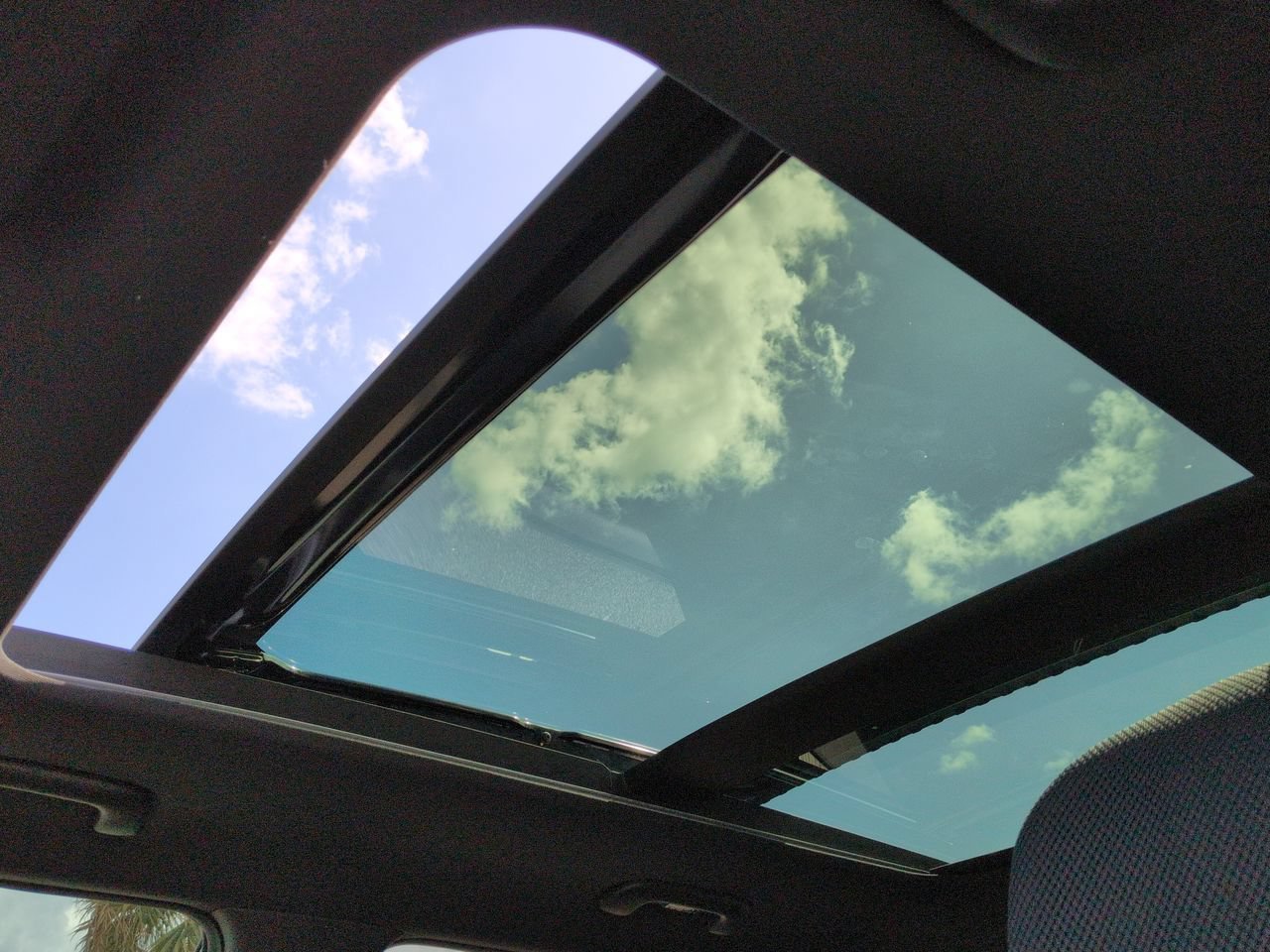 New 2027 Iceberg Green Kia X-Line S image 23