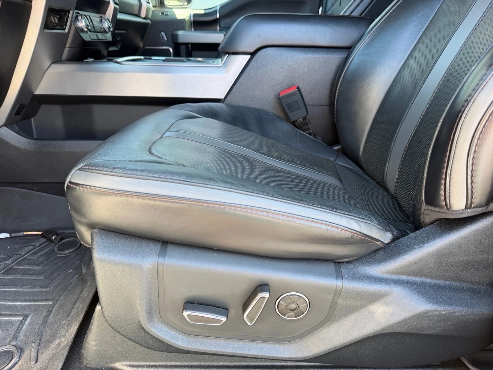 Used 2019 Ingot Silver Metallic Ford Platinum image 15