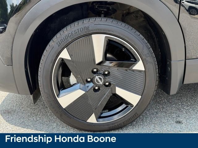 Used 2025 Black Nissan SR image 10