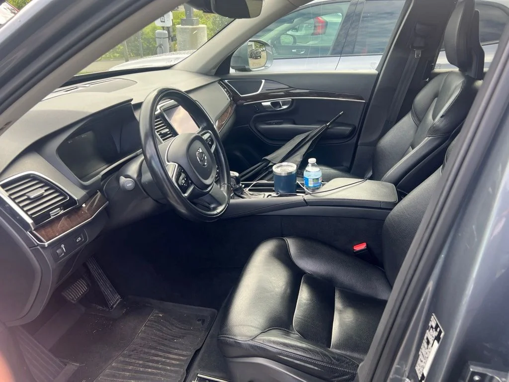Used 2017 Gray Metallic Volvo T6 Momentum image 9