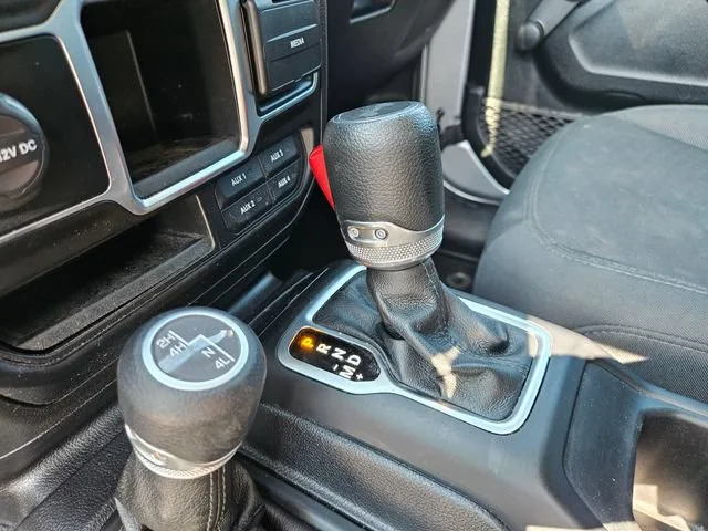 Used 2021 Silver Jeep Unlimited Sport image 24