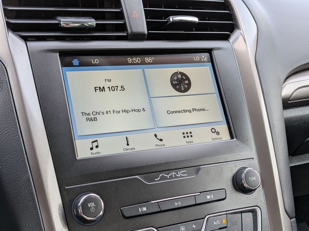 Used 2019 Silver Ford SE image 9