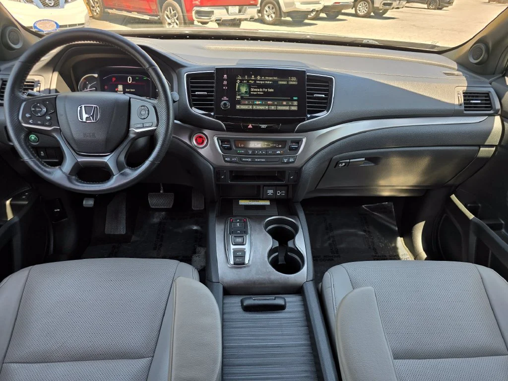 Used 2023 Silver Honda EX-L image 5