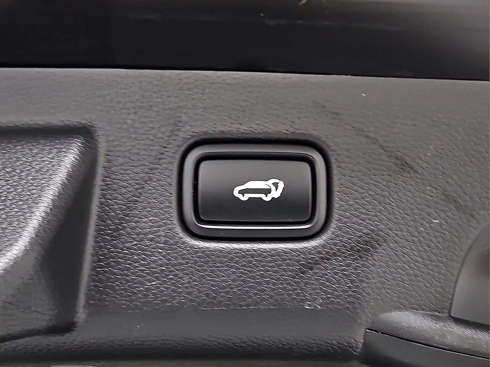 Used 2025 Fusion Black Kia EX image 6