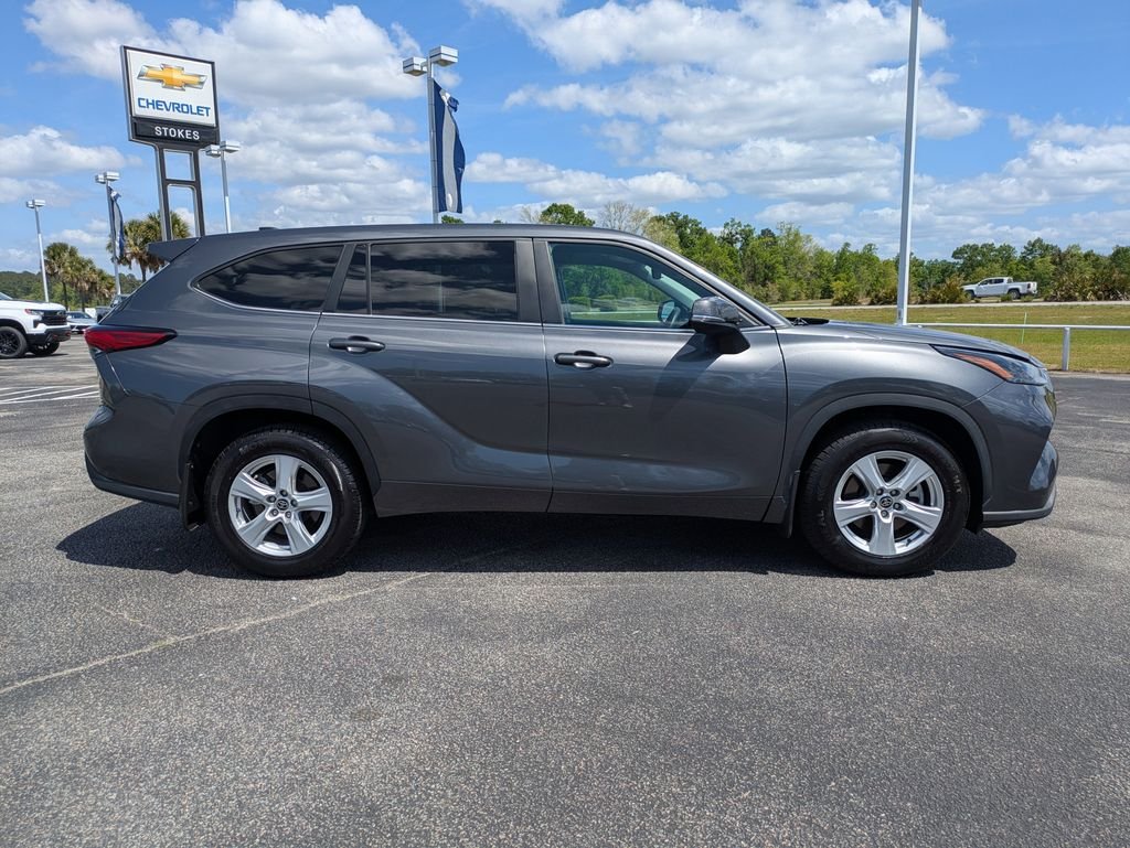 Used 2023 Gray Toyota L image 4