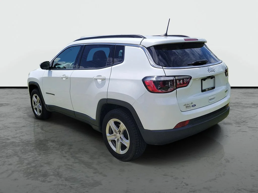 Used 2024 Bright White Clearcoat Jeep Latitude image 3