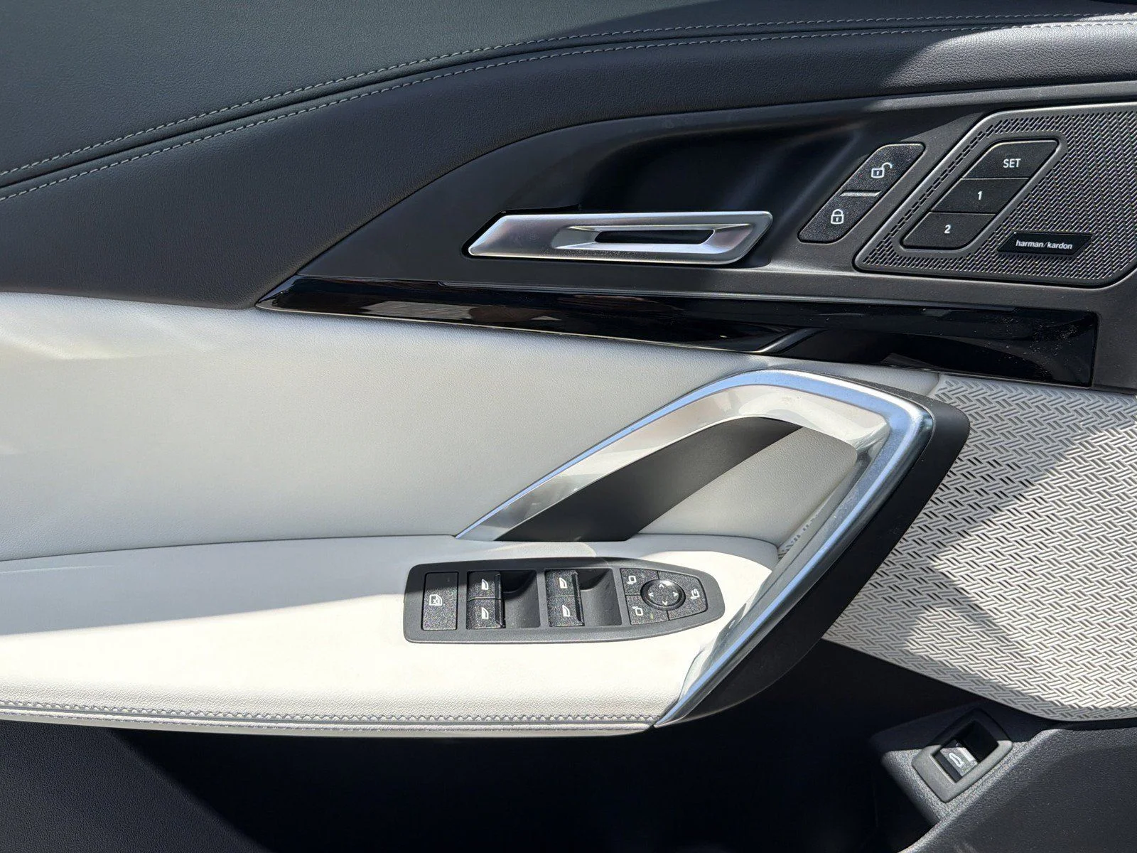 New 2026 Black Sapphire Metallic BMW xDrive28i image 25