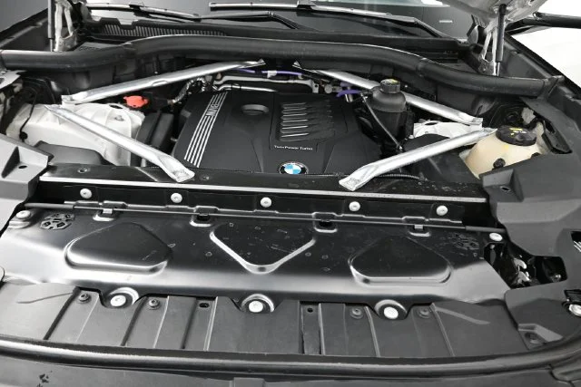 Used 2021 White BMW sDrive40i image 23