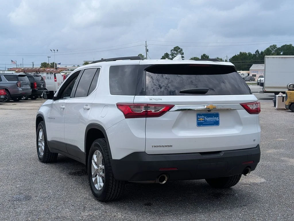 Used 2021 White Chevrolet LT image 3