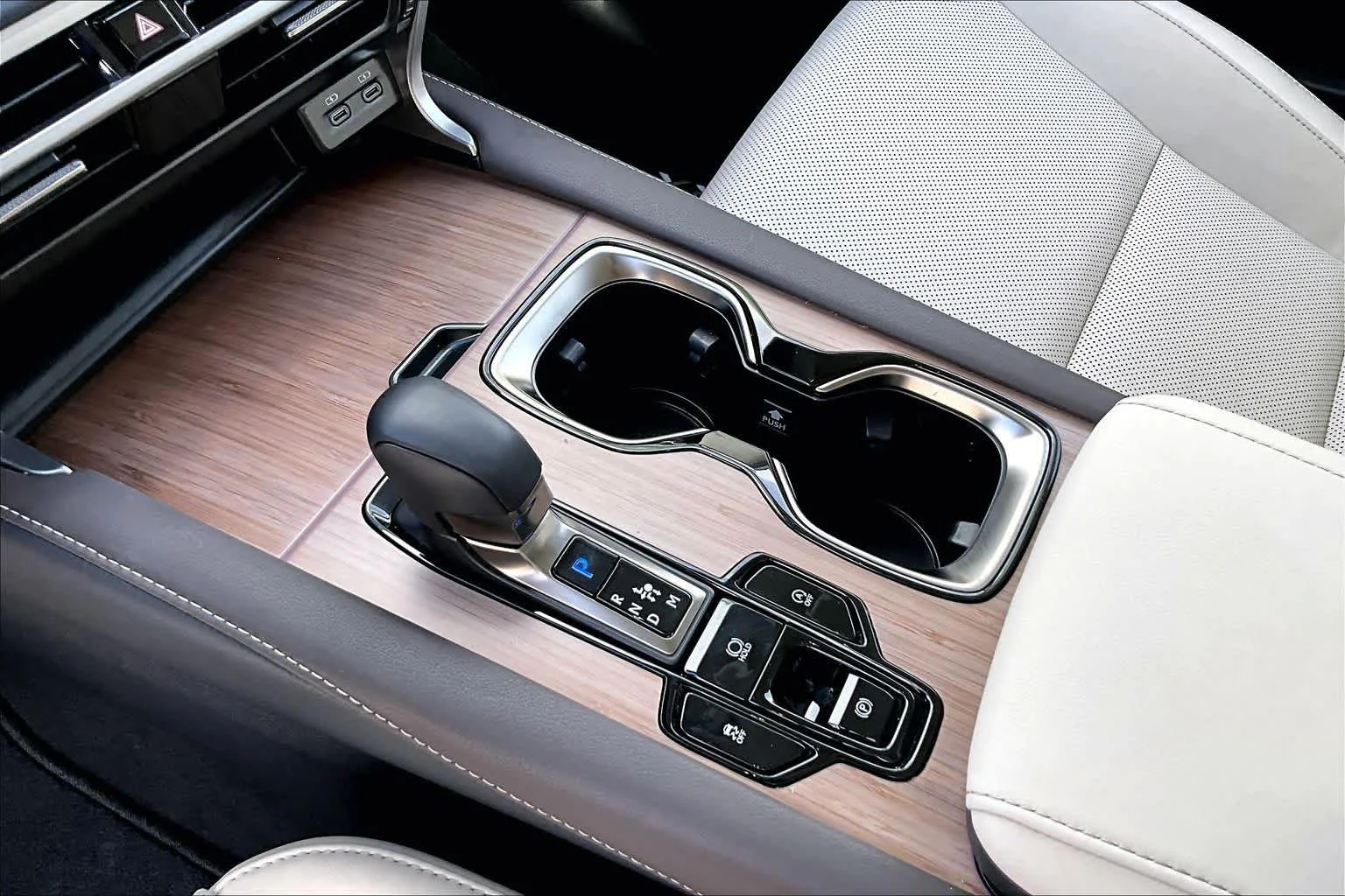 Used 2024 Iridium Lexus Premium image 17