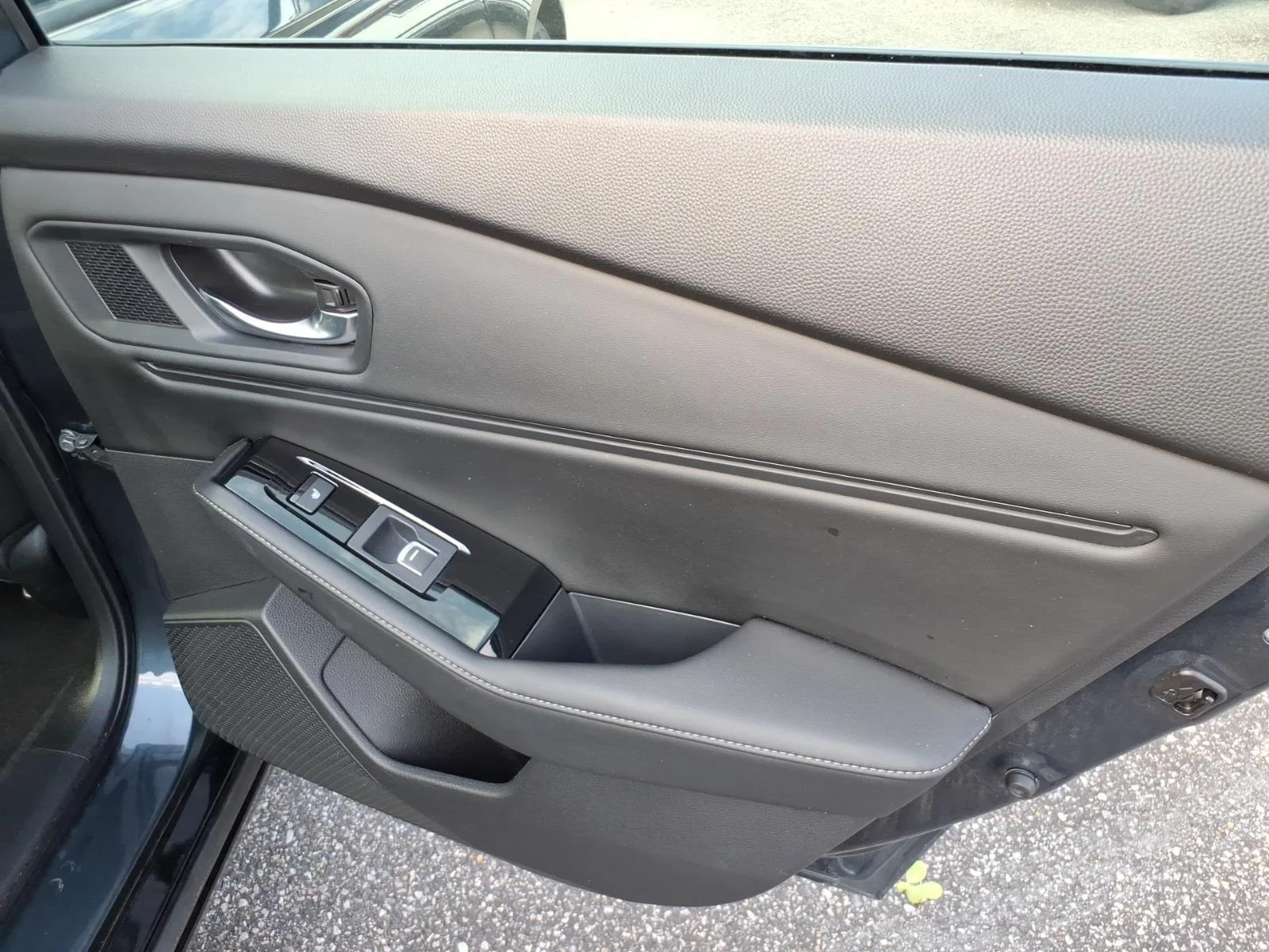 Used 2023 Meteorite Gray Metallic Honda Touring image 26