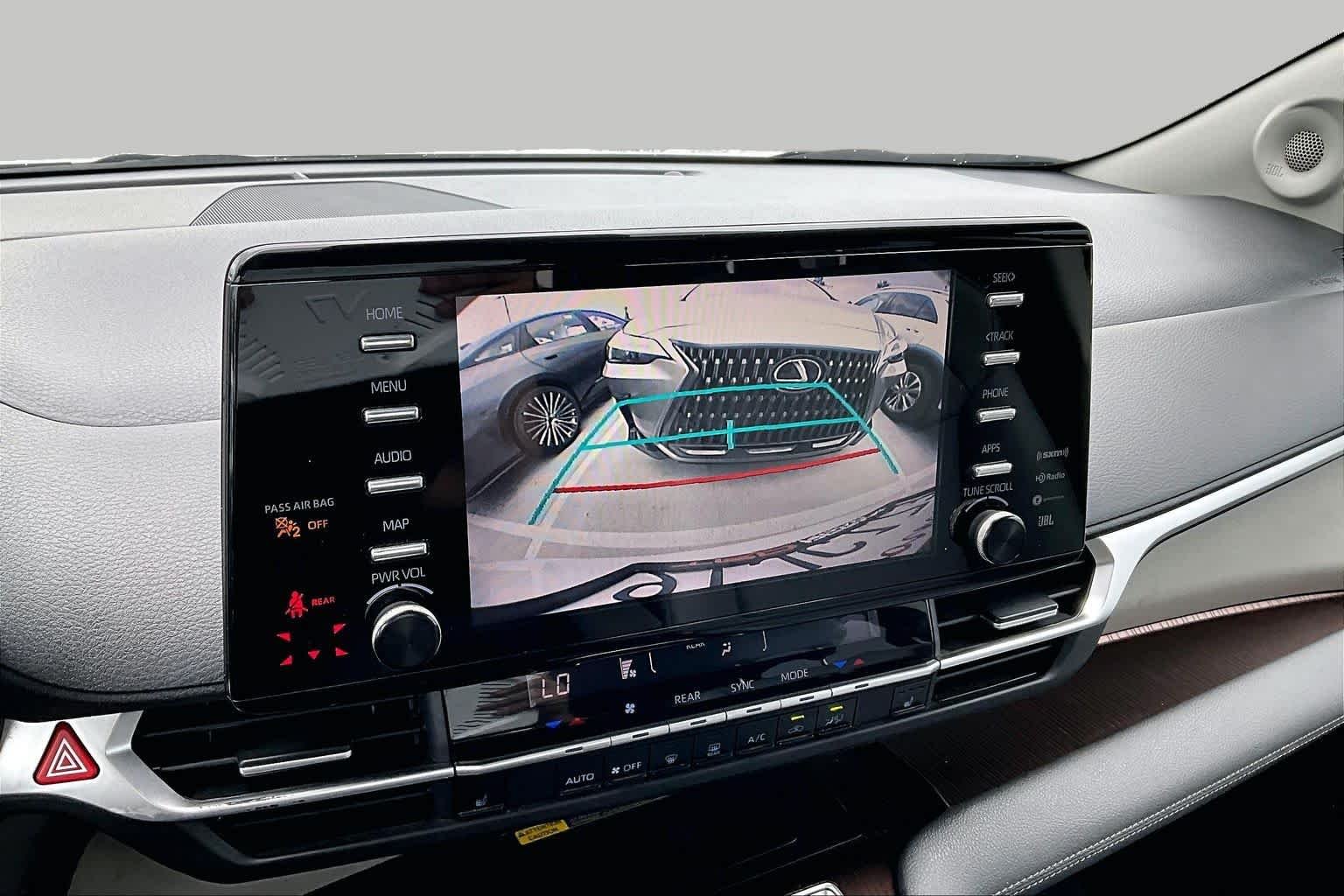 Used 2022 Wind Chill Pearl Toyota XLE image 25