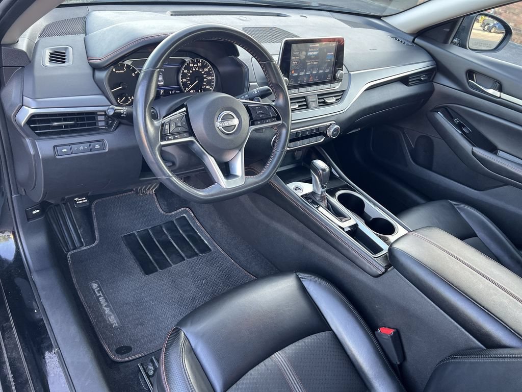 Used 2024 Black Nissan 2.5 SR image 10