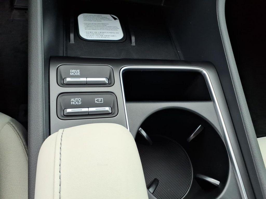 New 2026 White Hyundai SEL image 23