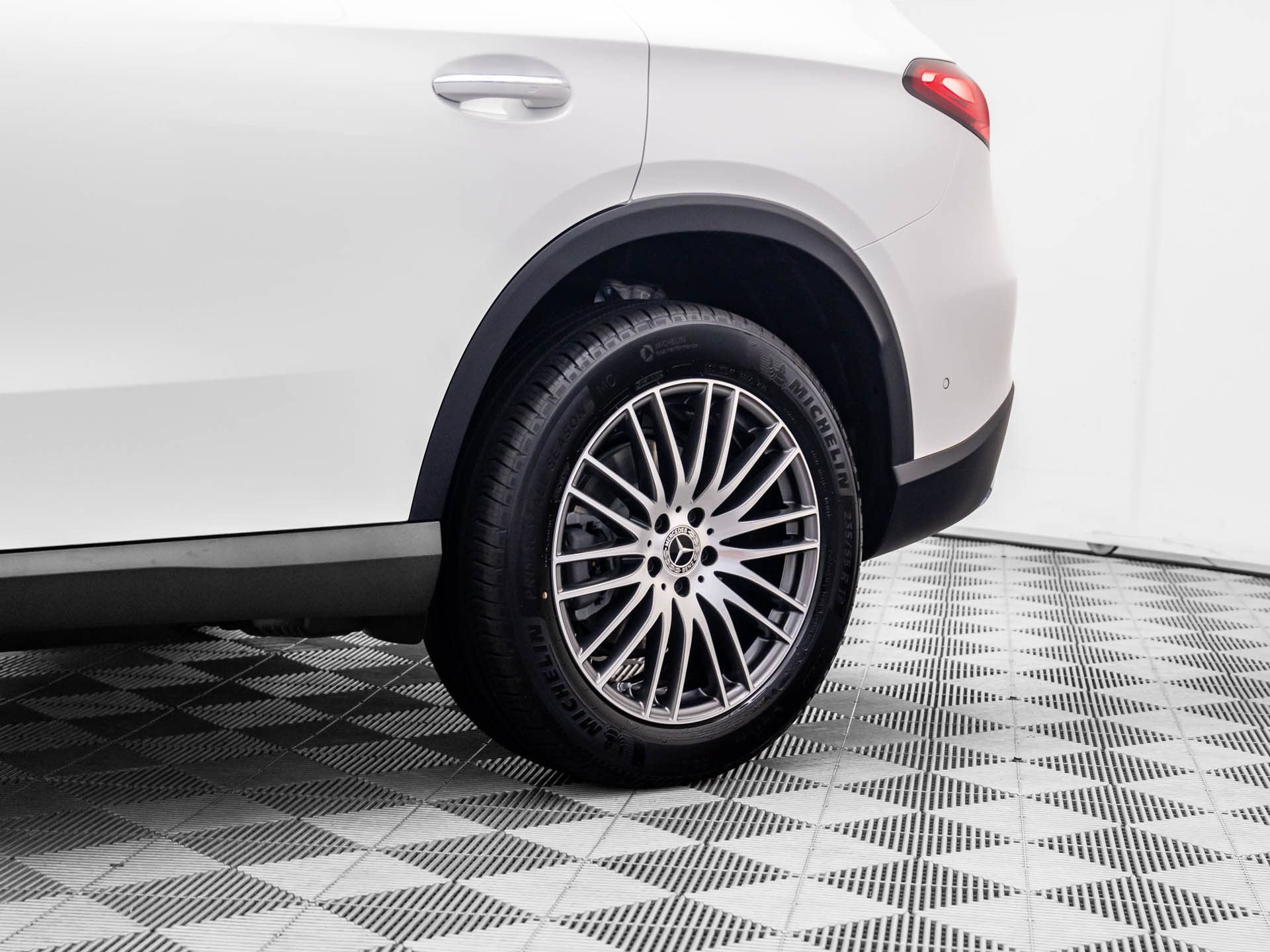 New 2026 Polar White Mercedes-Benz GLC 300 image 68