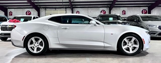 Used 2017 Silver Chevrolet 1LT image 2