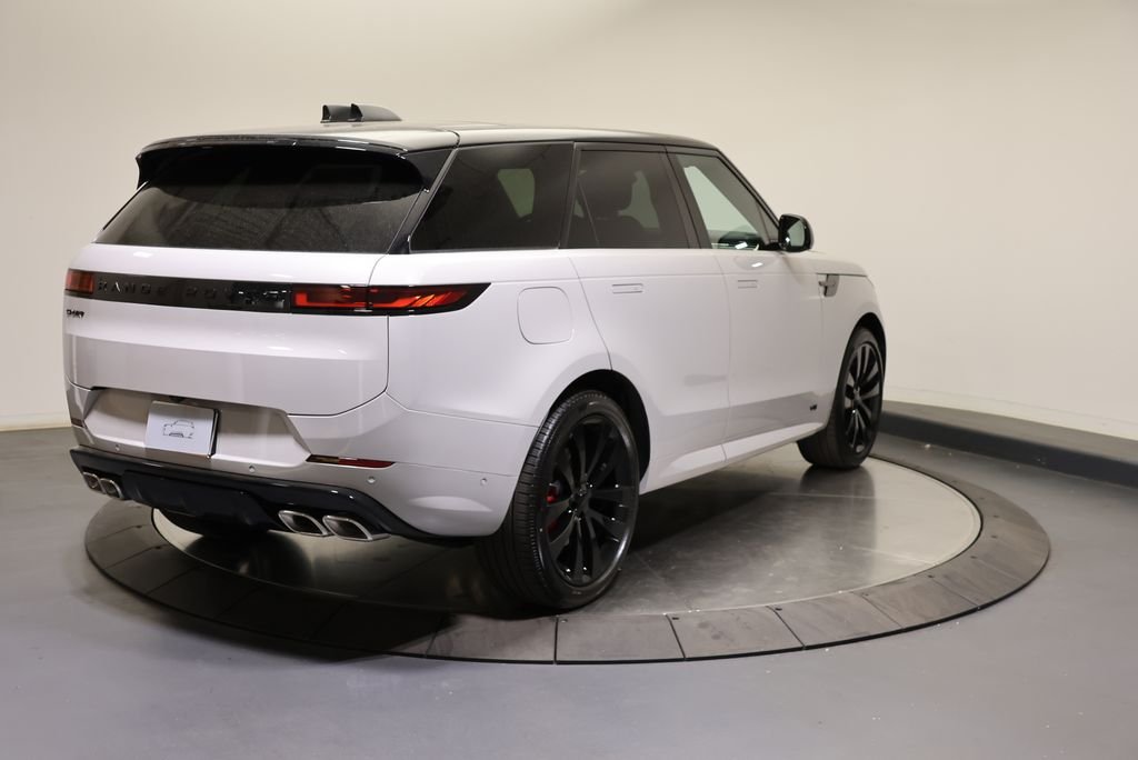 New 2026 Borasco Grey Land Rover Dynamic SE image 5