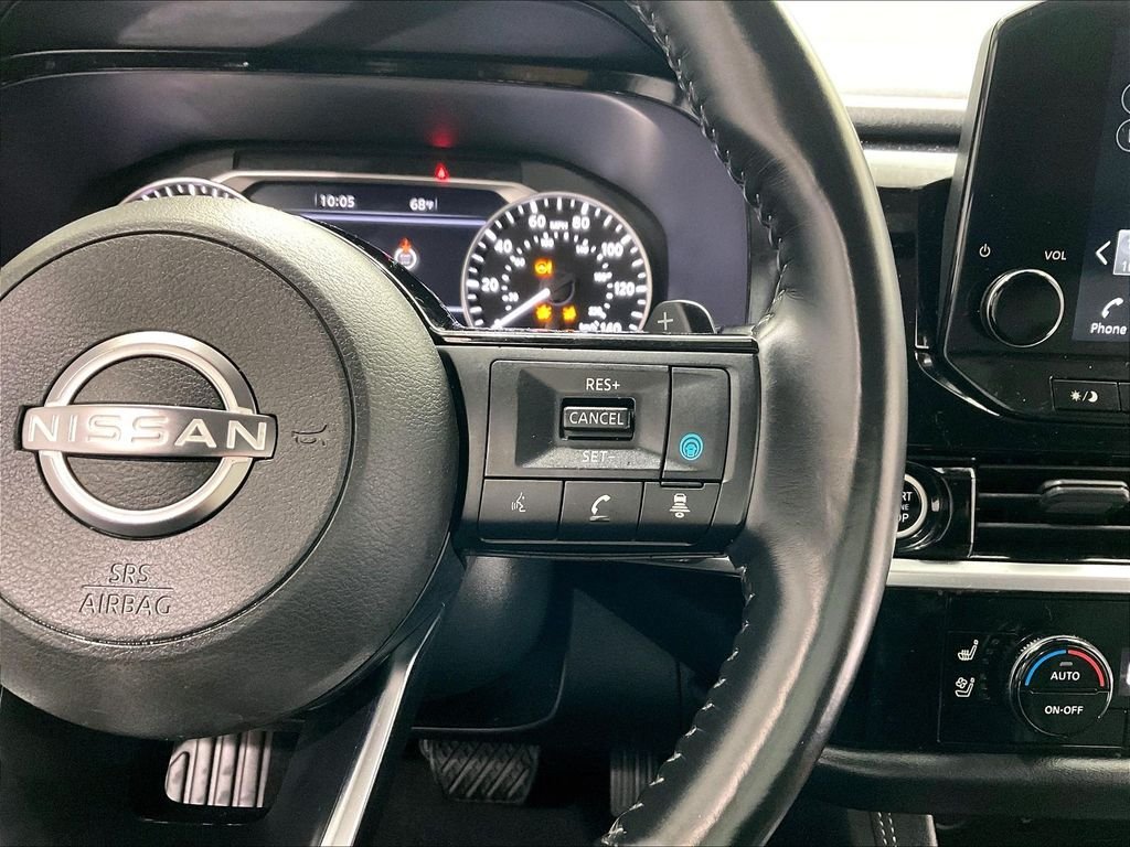 Used 2023 Silver Nissan Platinum image 25