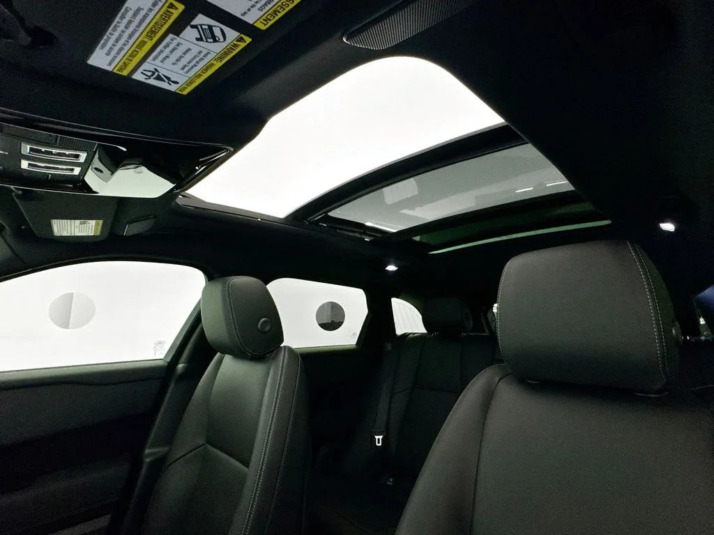 New 2026 Santorini Black Land Rover Belgravia Edition image 21