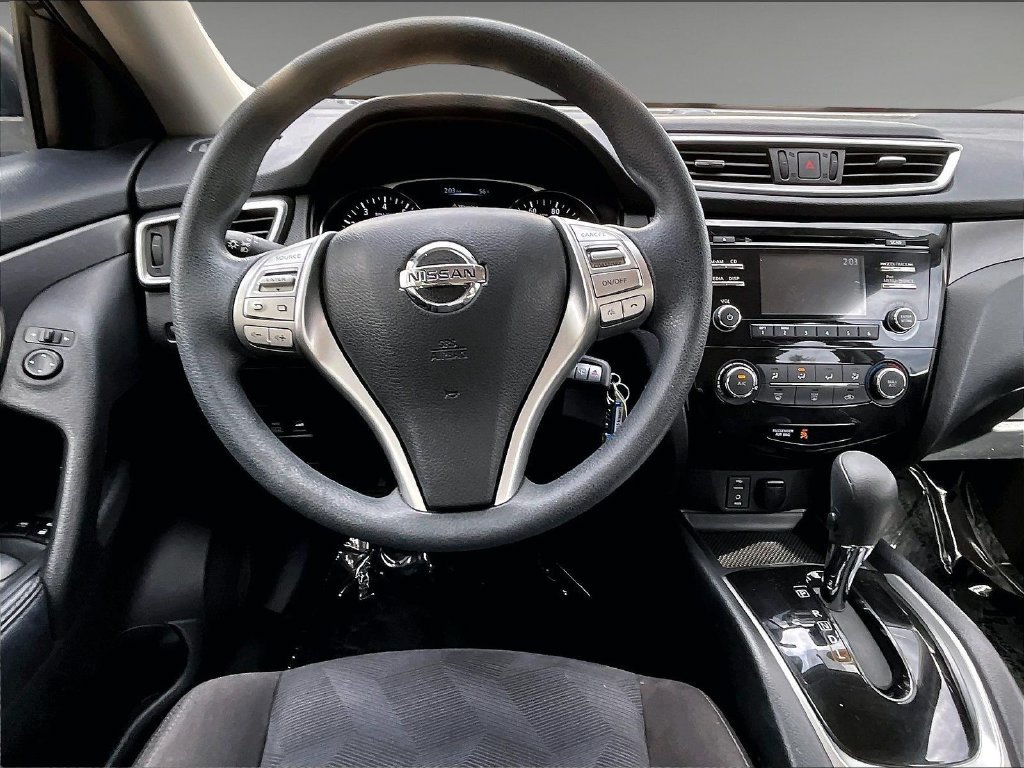 Used 2015 Arctic Blue Metallic Nissan S image 17