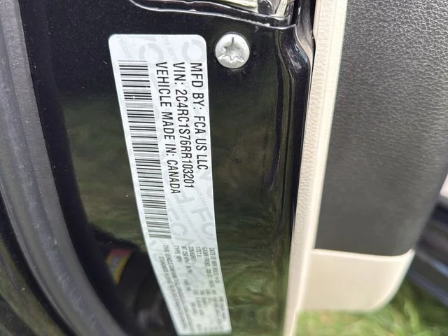 Used 2024 Black Chrysler Select image 27