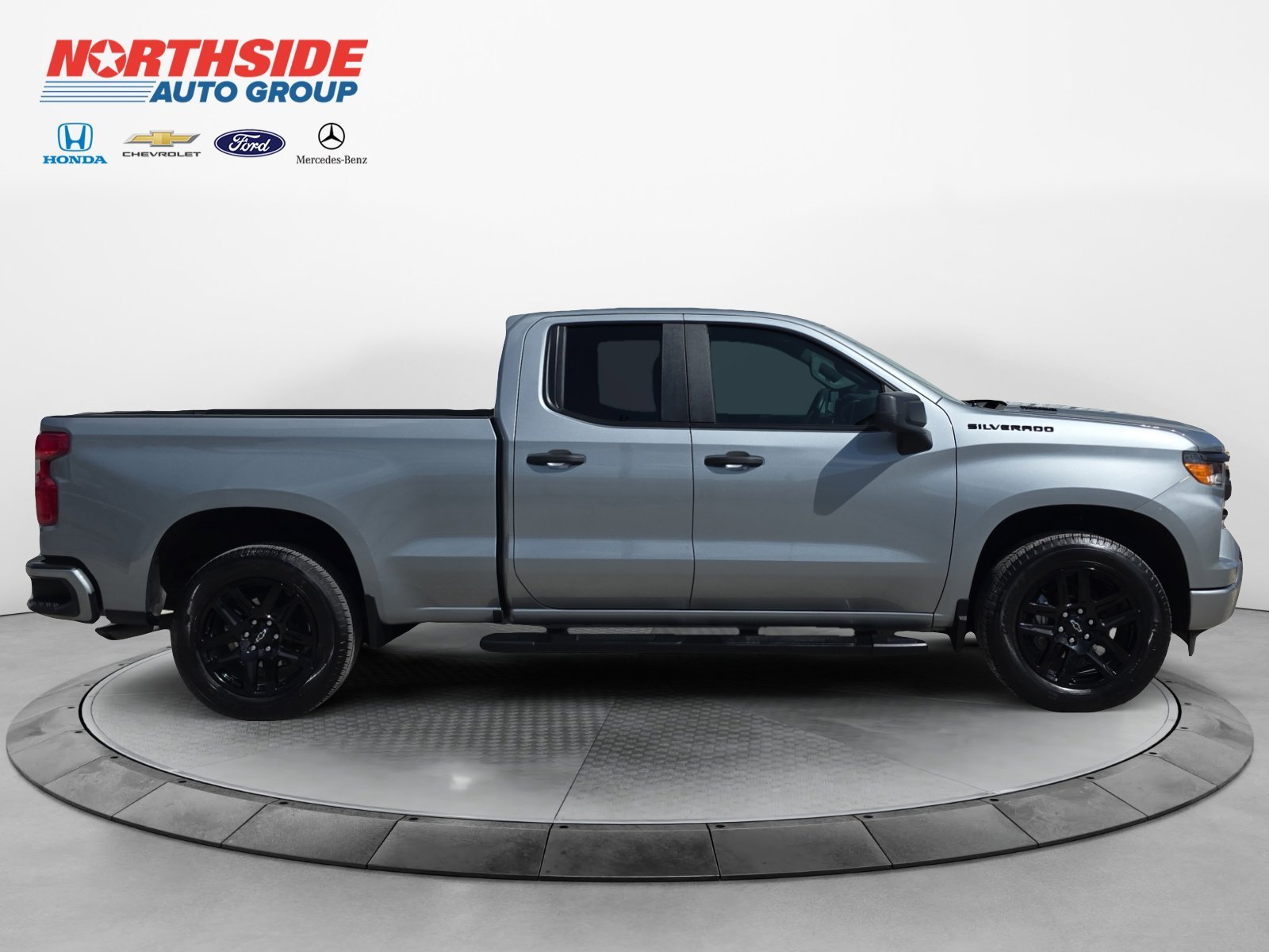 Used 2025 Sterling Gray Metallic Chevrolet Custom image 8