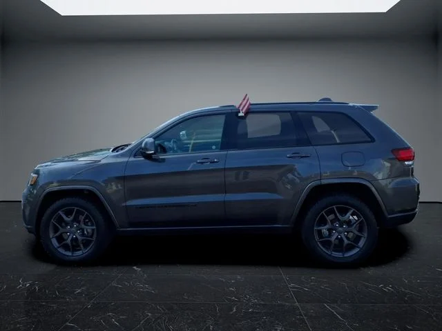 Used 2021 Gray Jeep Limited image 4