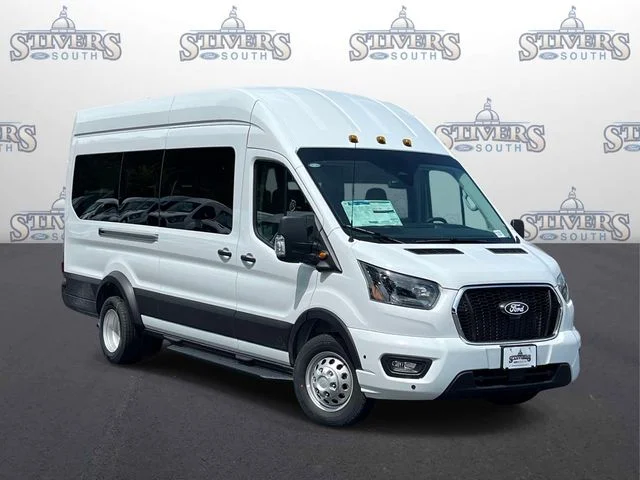 New 2026 White Ford XLT image 1