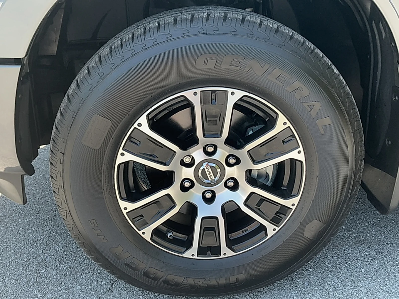 Used 2021 Gray Nissan Crew Cab SV 4x2 image 5