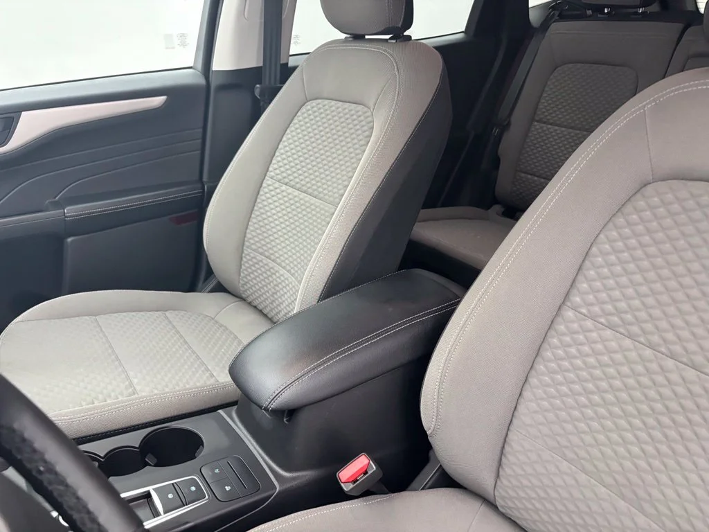 Used 2022 Gray Ford SE image 23