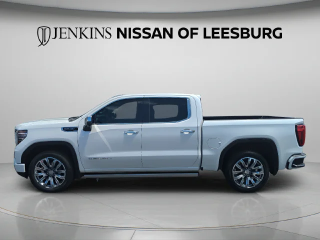 Used 2023 White GMC Denali image 11