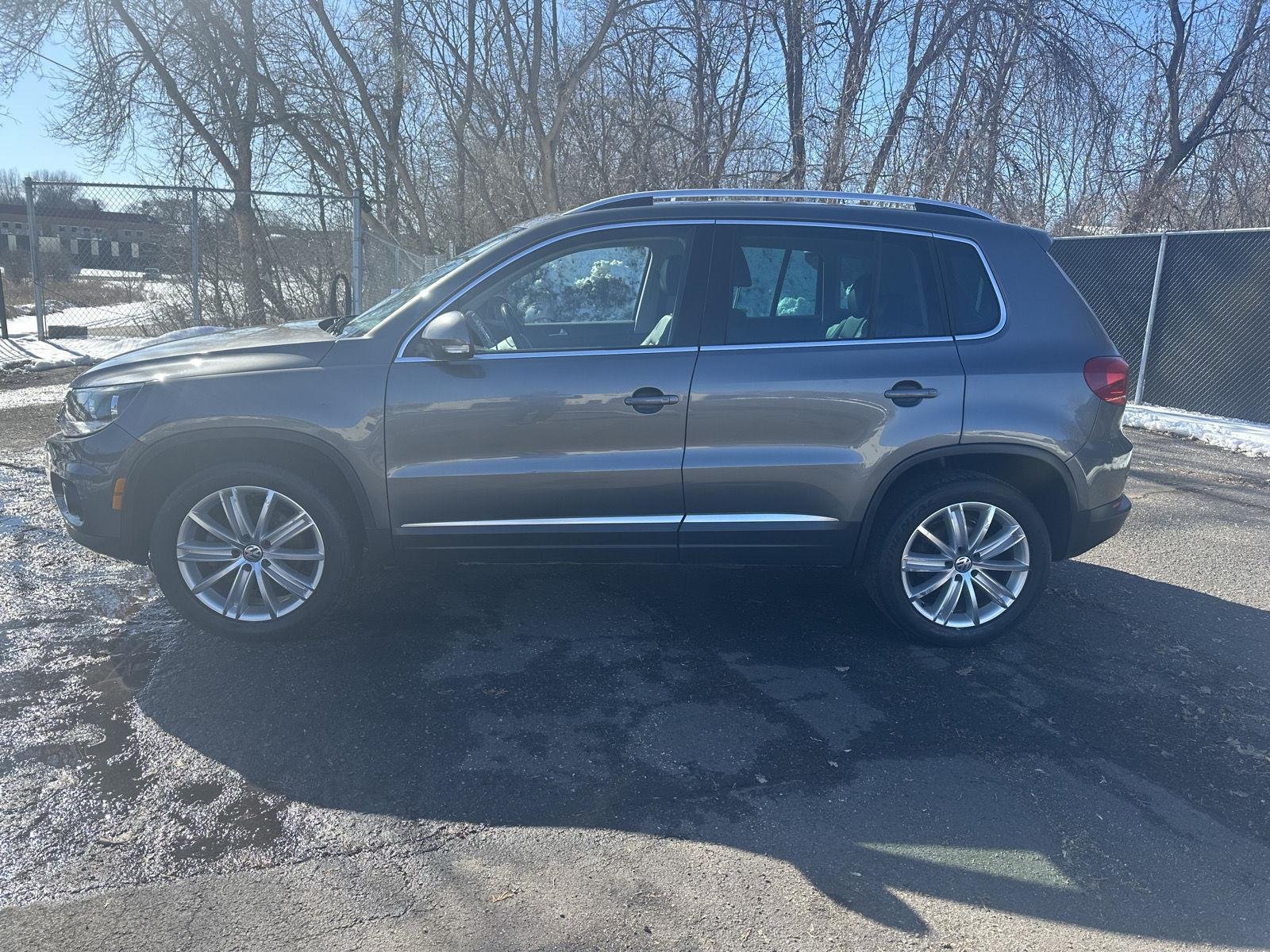 Used 2015 Volkswagen Tiguan SE with VIN WVGBV7AX5FW507010 for sale in Waconia, Minnesota