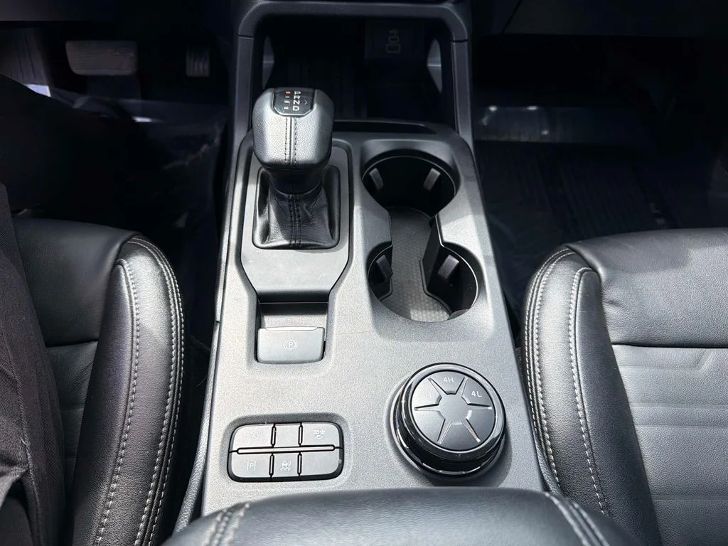 Used 2024 White Ford Lariat image 27