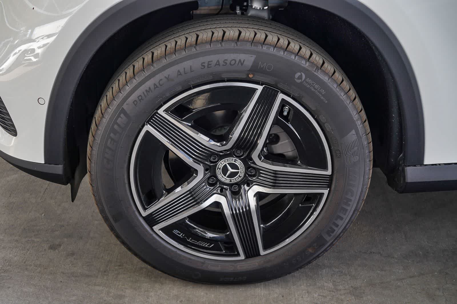New 2026 Polar White Mercedes-Benz GLC 300 image 10