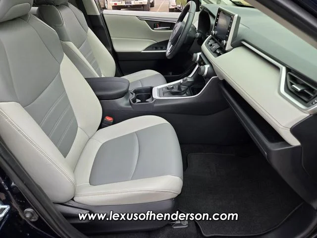 Used 2021 Blue Toyota XLE Premium image 17