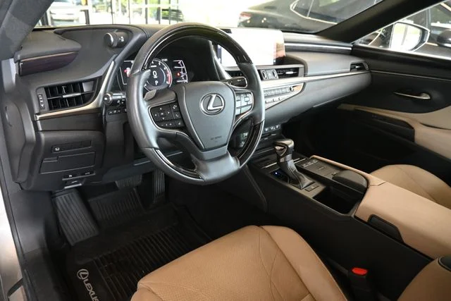 Used 2019 Silver Lexus 350 Ultra Luxury image 21