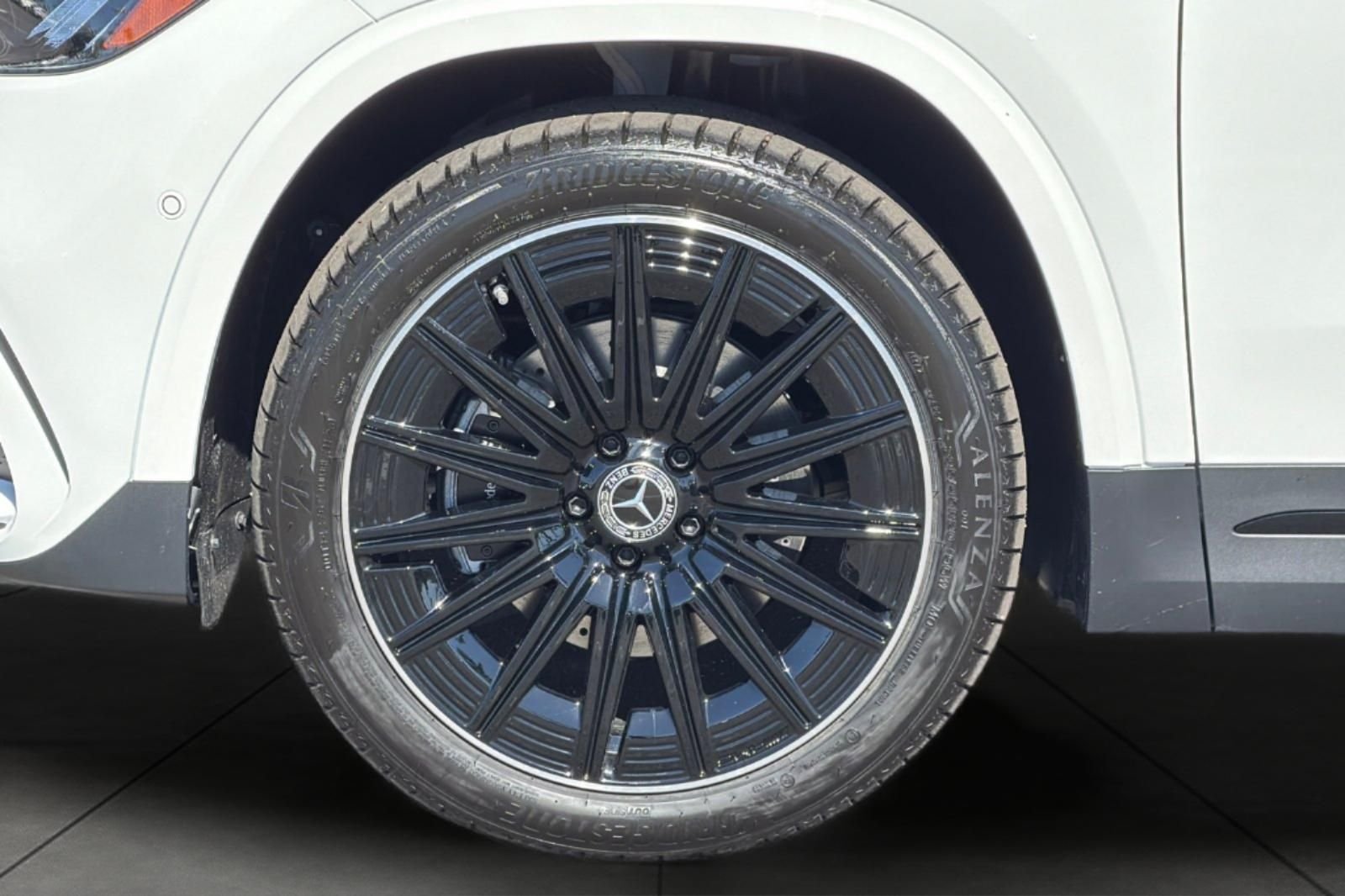 New 2026 Polar White Mercedes-Benz GLA 250 image 3