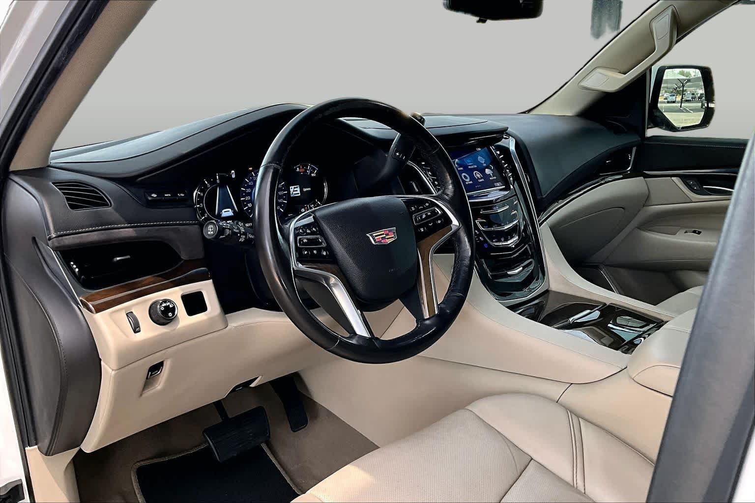 Used 2019 Crystal White Tricoat Cadillac Premium Luxury image 18