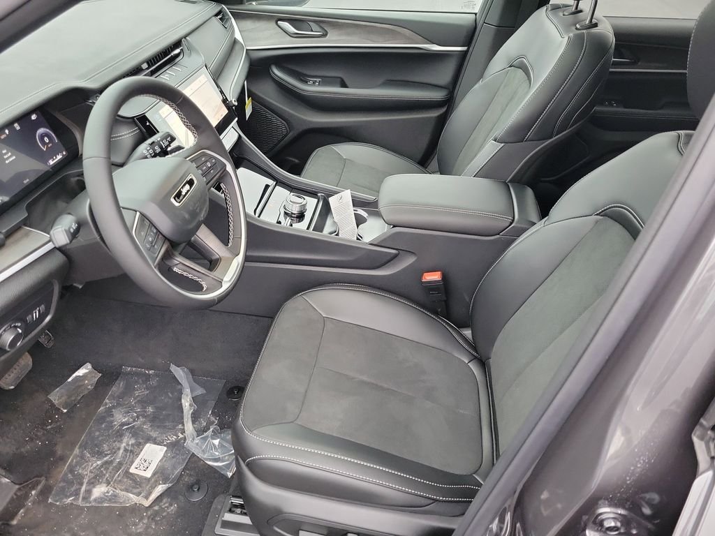 New 2026 Baltic Gray Metallic Clear-Coat Exterior Paint Jeep Altitude image 21
