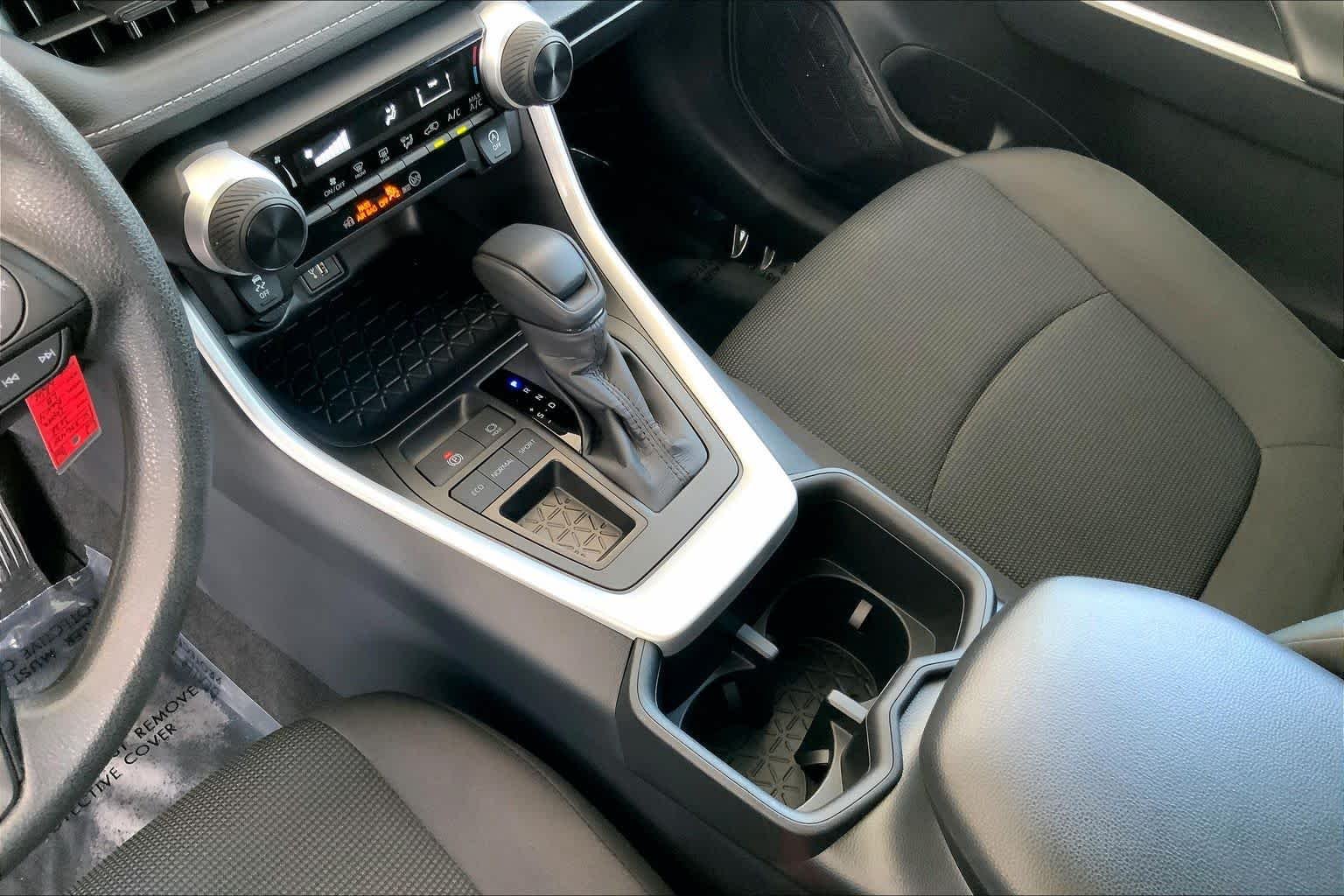 Used 2025 Ice Cap Toyota LE image 17