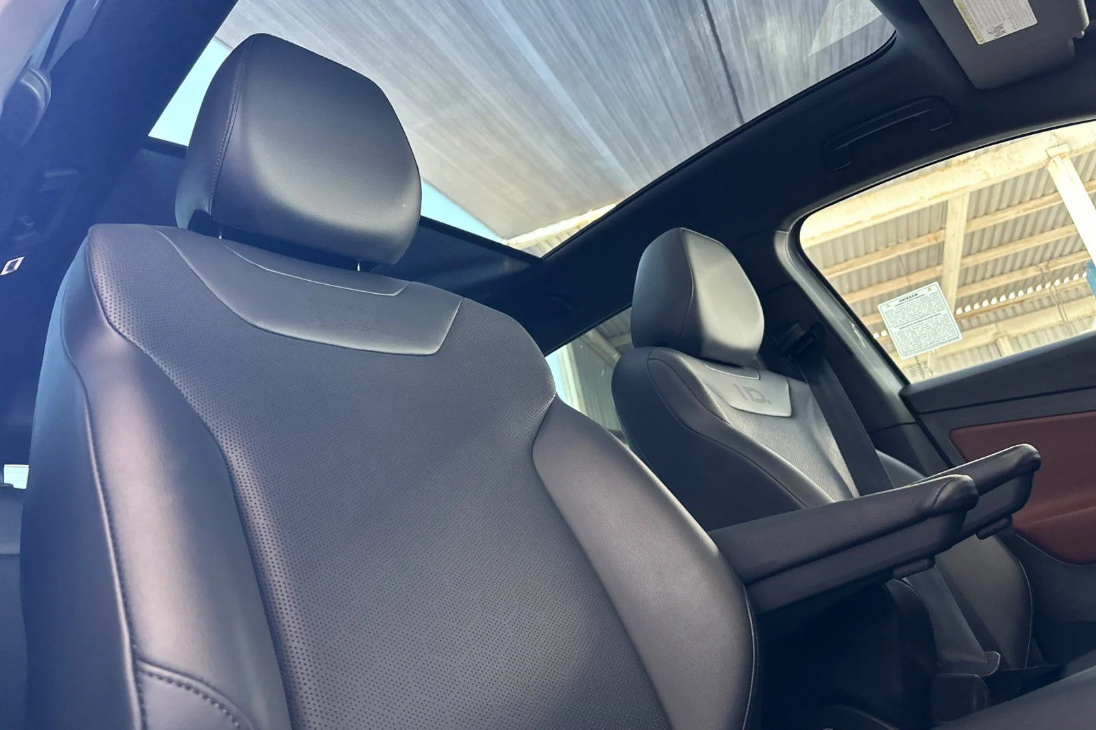 Used 2021 Gray Volkswagen Pro S image 17