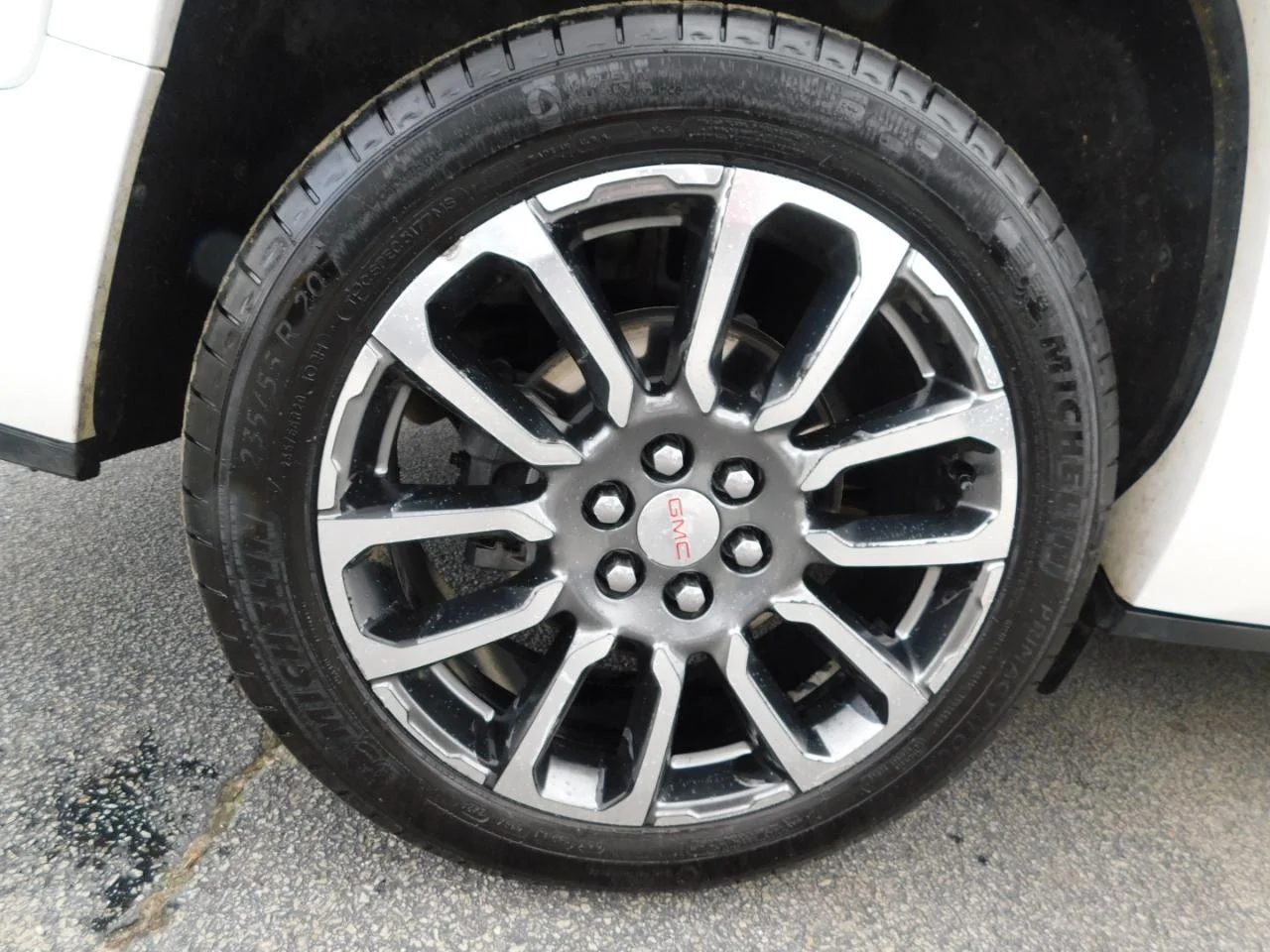 Used 2022 White GMC FWD 4DR DENALI image 9