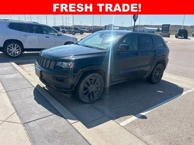 2022 Jeep Grand Cherokee Laredo X 4WD's photo