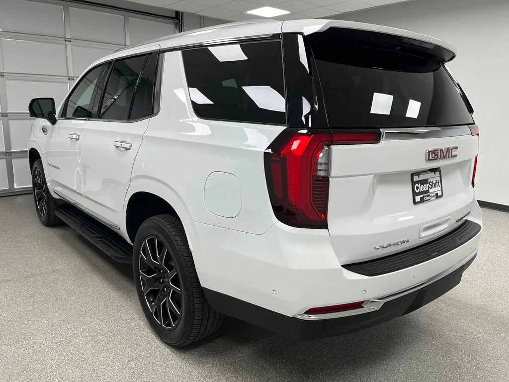 Used 2025 White GMC Elevation image 8