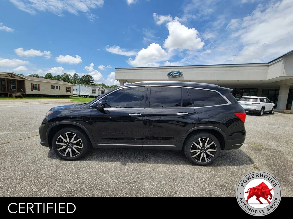 Used 2021  Honda Touring image 2
