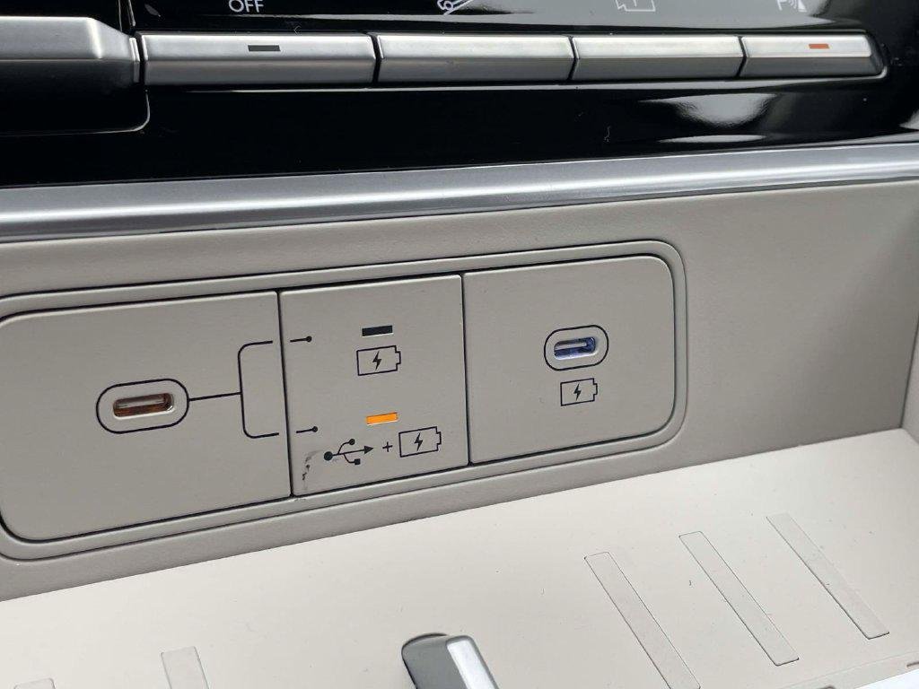 New 2027 Gray Hyundai SE FWD image 29