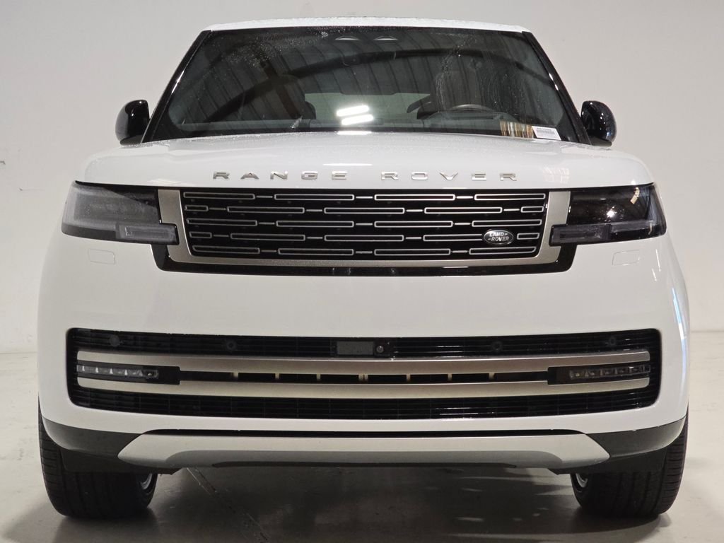 New 2026 Fuji White Land Rover SE image 2